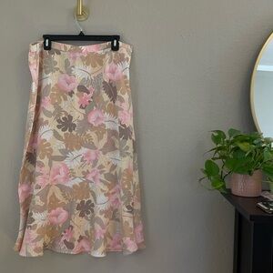 VTG Sag Harbor Buttery Soft Fluted Skirt in Pastel Floral